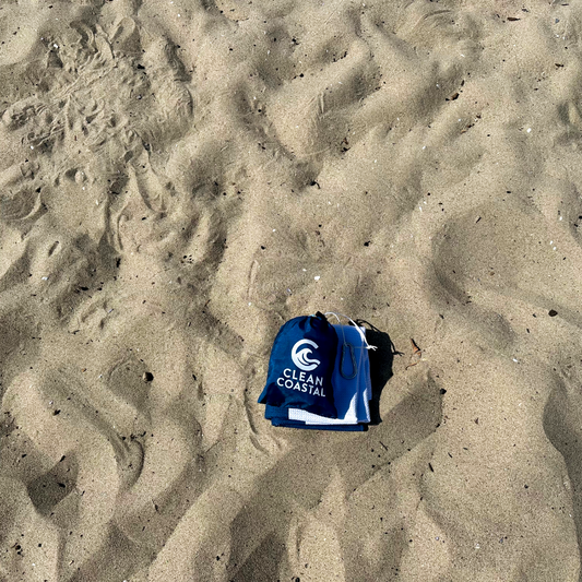 Sand-Resistant Beach Blanket — Navy alternate view